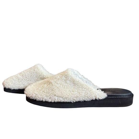 Revolve Magda Butyrm Shearling Slippers, size 39 - Picture 6 of 13